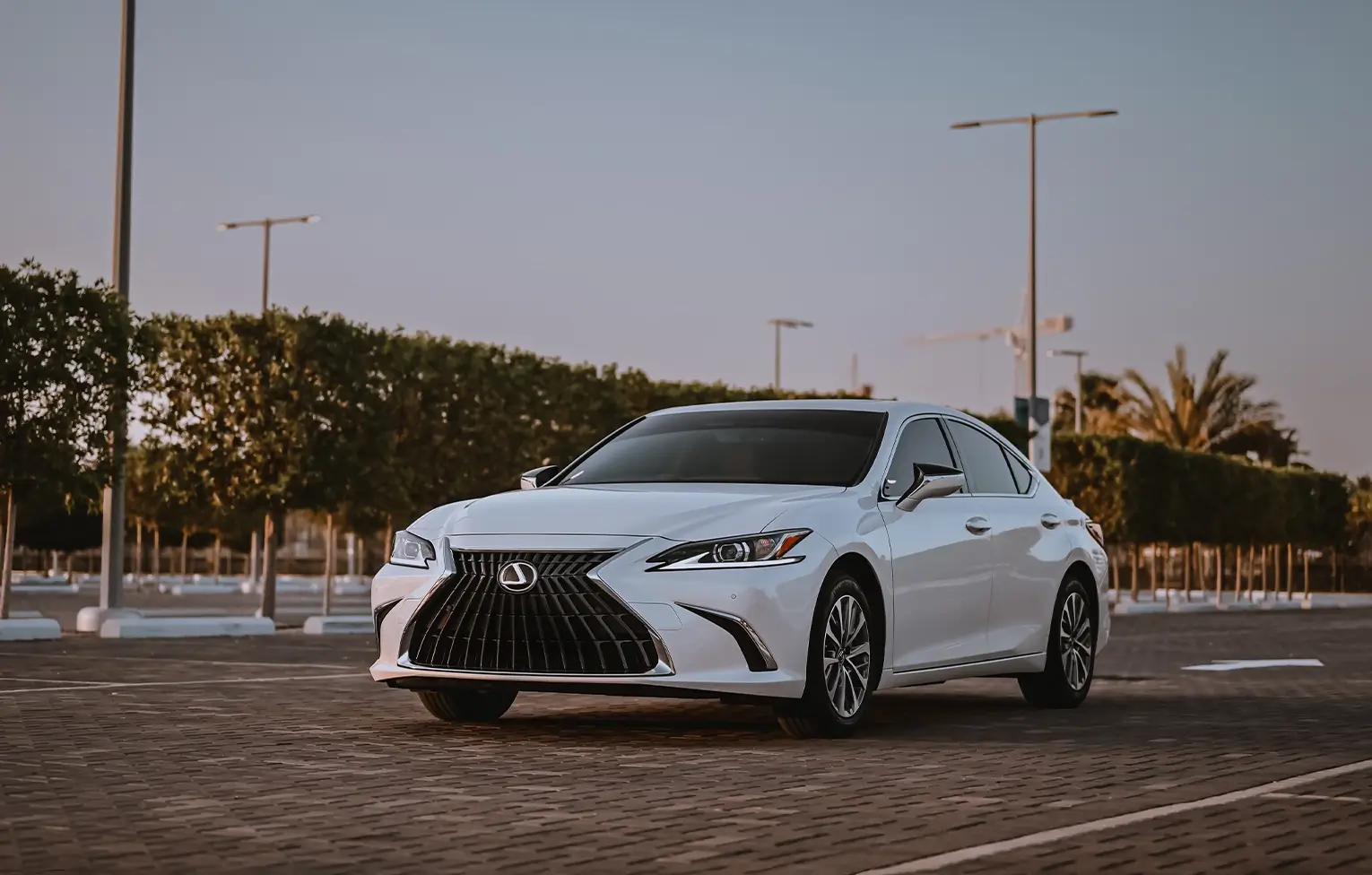 Lexus ES 300 Hybrid(white)