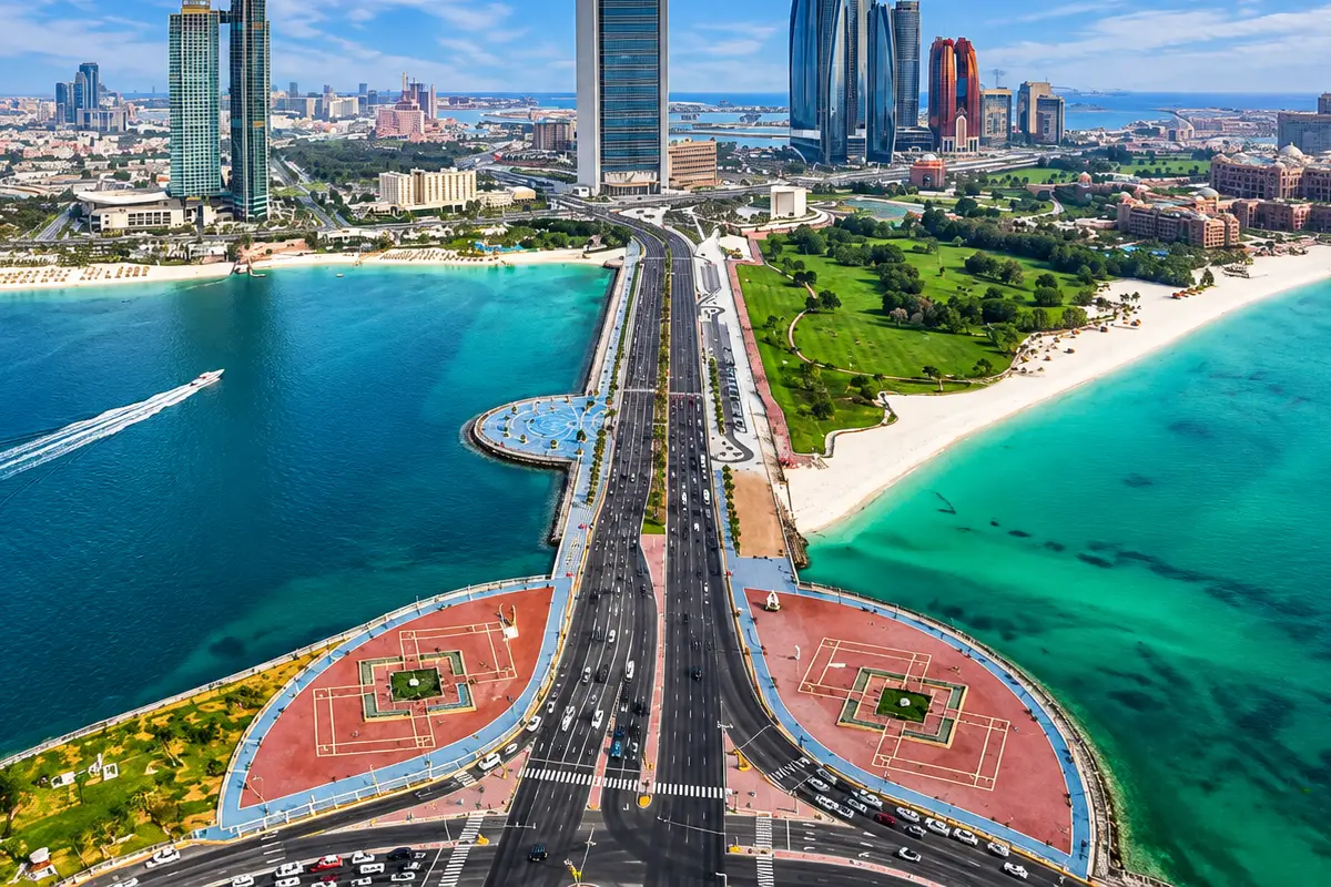 Abu Dhabi Corniche tour